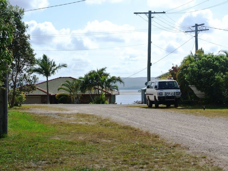 24 Tenanne St, Russell Island QLD 4184