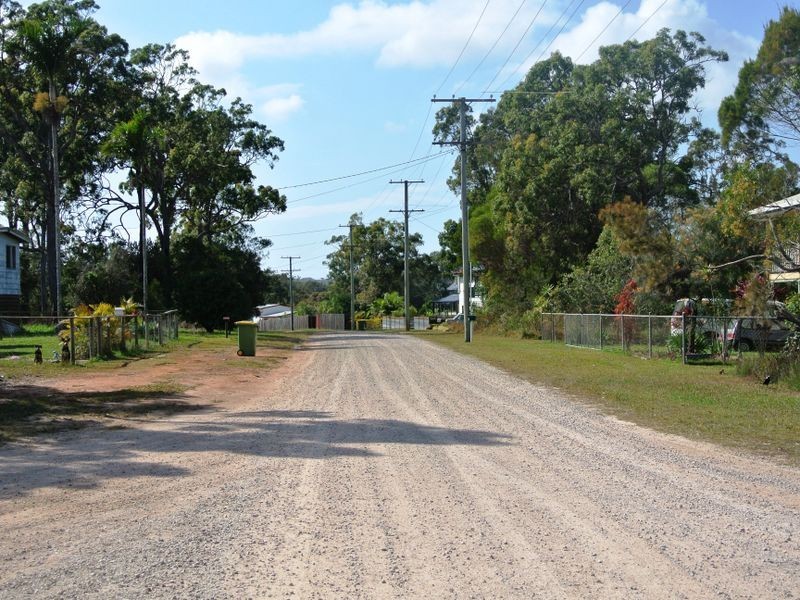 24 Tenanne St, Russell Island QLD 4184