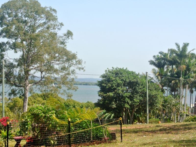 9 Maher Dve, Russell Island QLD 4184