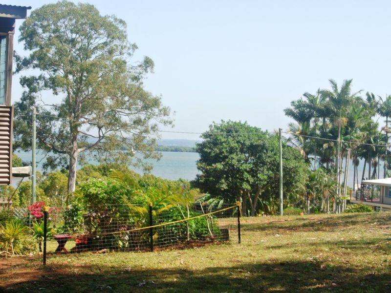 9 Maher Dve, Russell Island QLD 4184