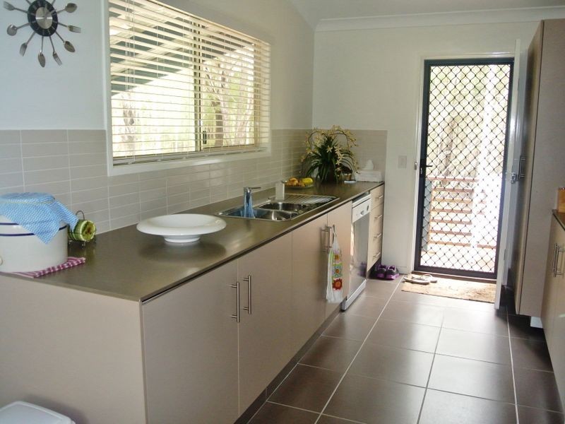 12 Waratah St, Russell Island QLD 4184