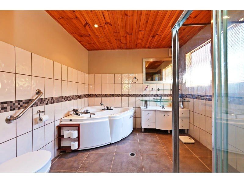 36 Canaipa Ridge Rd, Russell Island QLD 4184