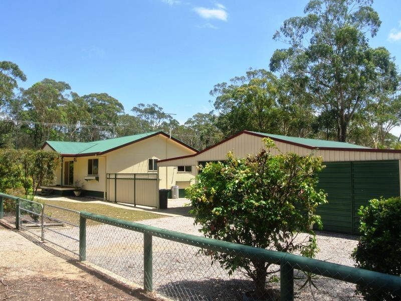 19 Kurrajong St, Russell Island QLD 4184