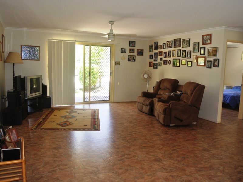 19 Kurrajong St, Russell Island QLD 4184