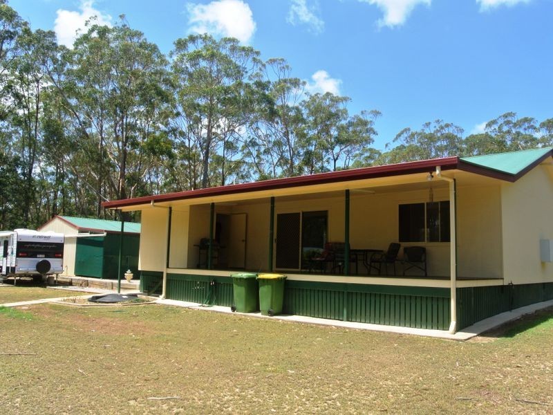 19 Kurrajong St, Russell Island QLD 4184