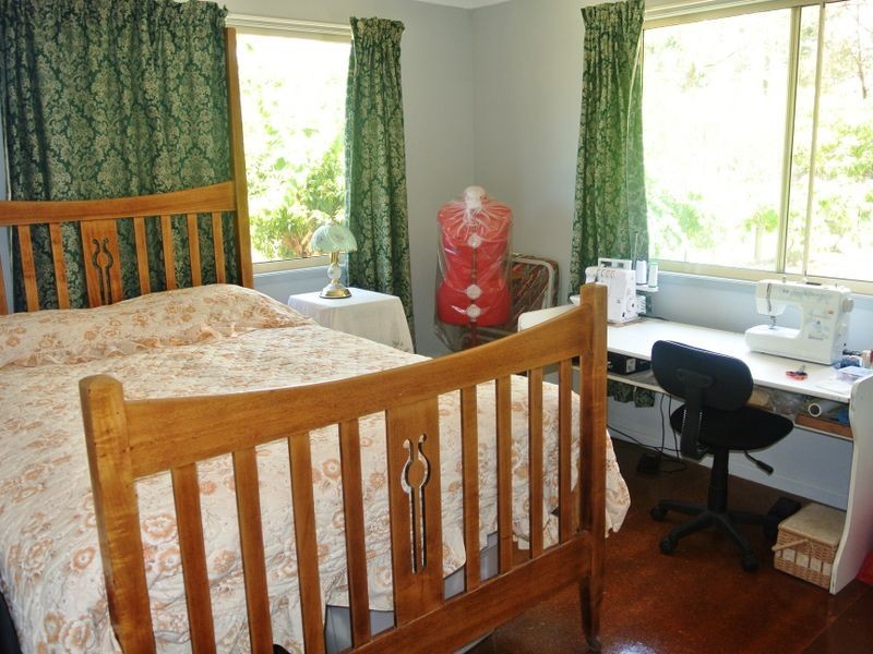 16 Sapphire St, Russell Island QLD 4184