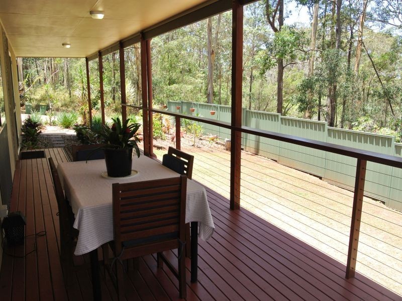 15 Darling St, Russell Island QLD 4184