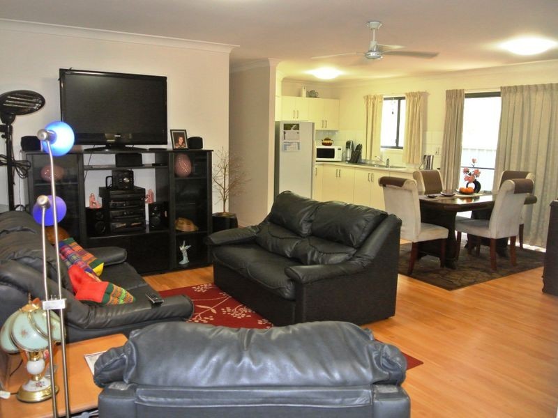 15 Darling St, Russell Island QLD 4184