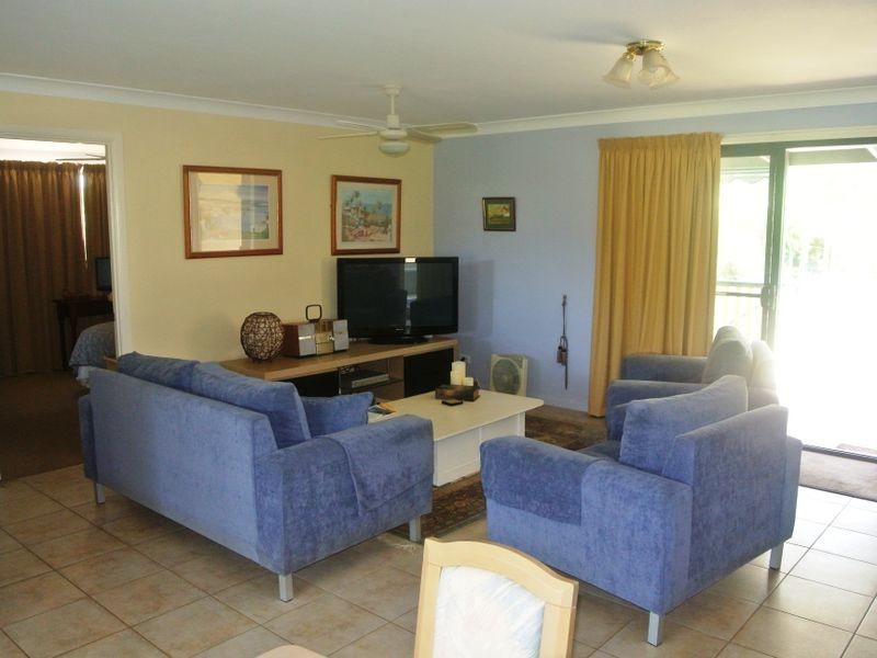 4 Tennyson Crt, Russell Island QLD 4184