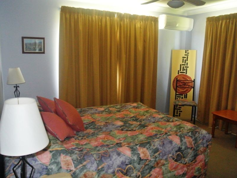 4 Tennyson Crt, Russell Island QLD 4184