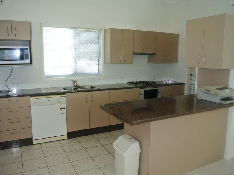 30 Schooner St, Russell Island QLD 4184