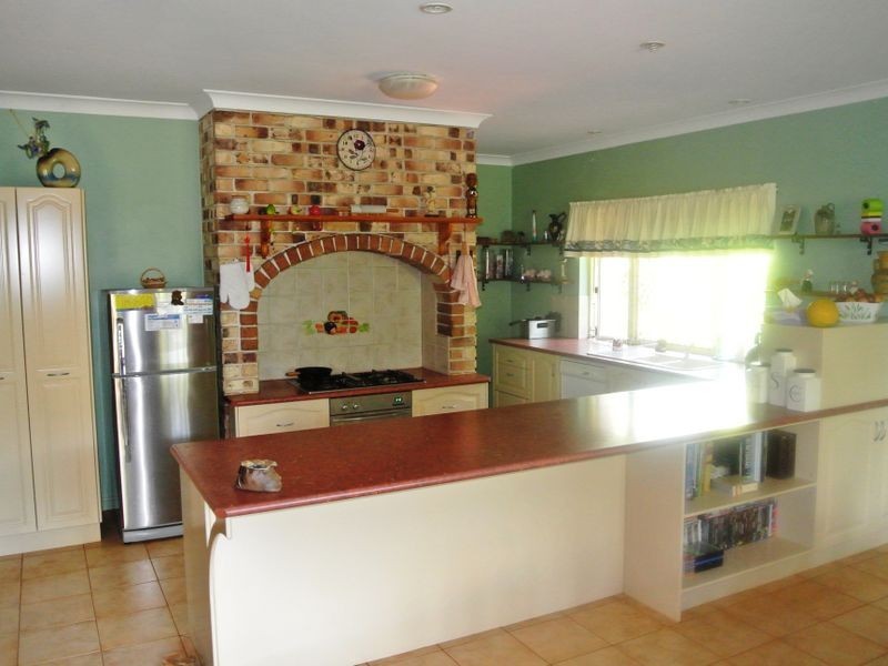 33 Cavendish St, Russell Island QLD 4184