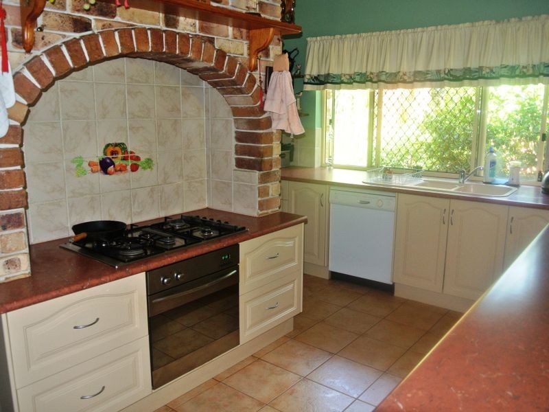 33 Cavendish St, Russell Island QLD 4184