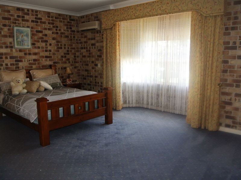 33 Cavendish St, Russell Island QLD 4184
