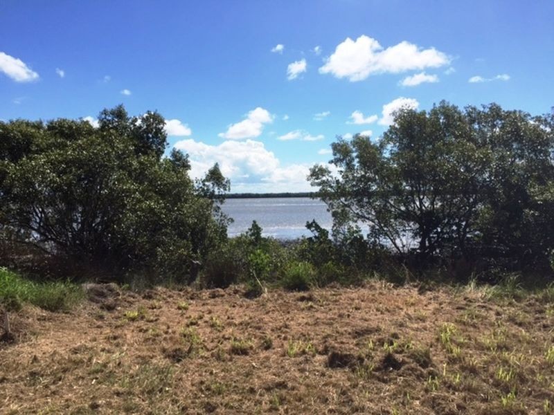 38 Mark Rd, Russell Island QLD 4184