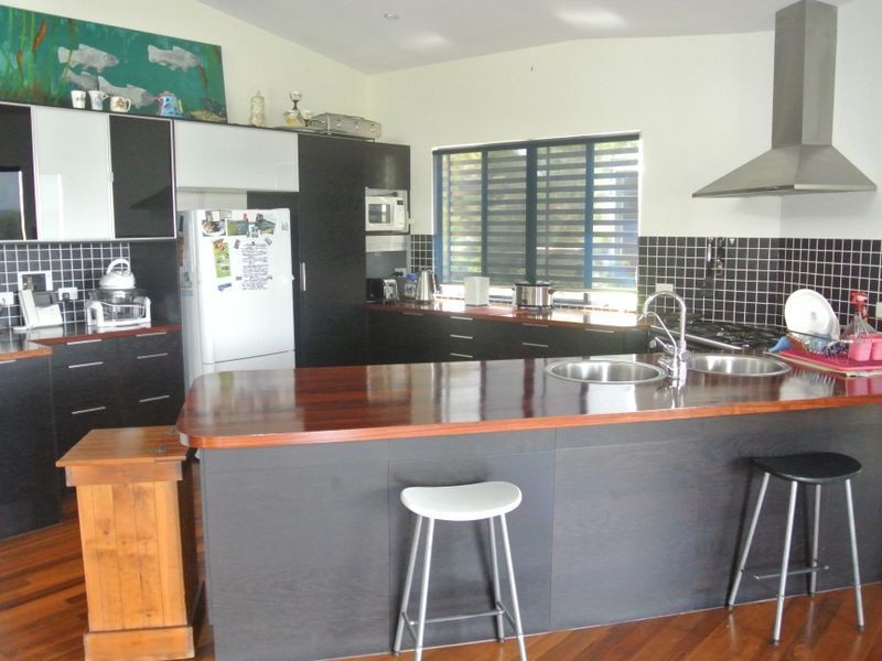 37 Patterson St, Russell Island QLD 4184