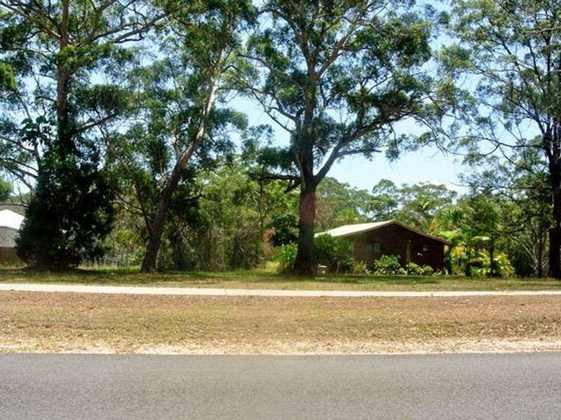 27 Jackson Rd, Russell Island QLD 4184