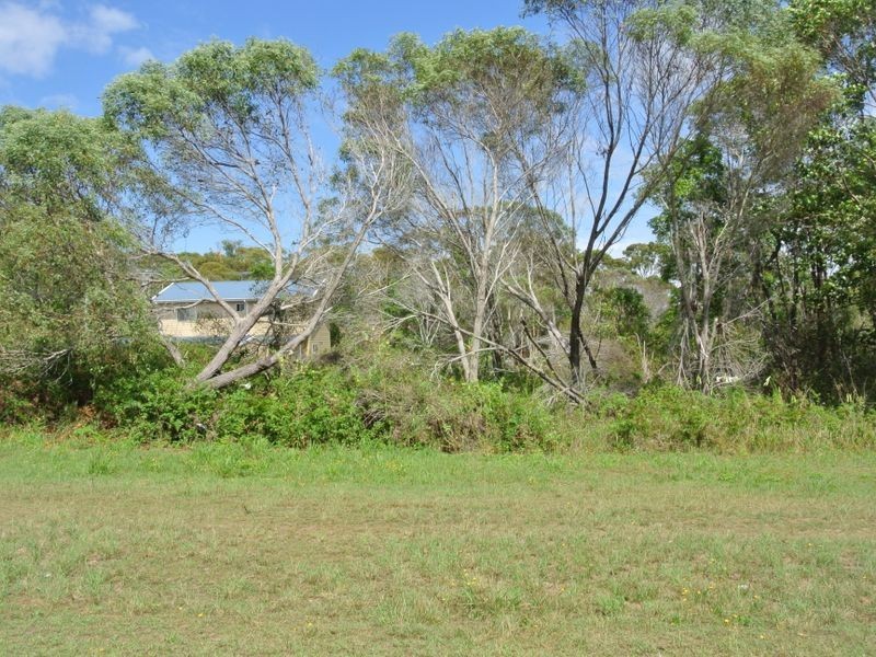 4 Wakehill Road, Russell Island QLD 4184