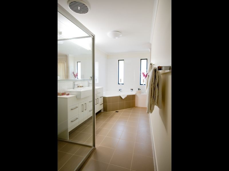 9 Laurel Street, Russell Island QLD 4184