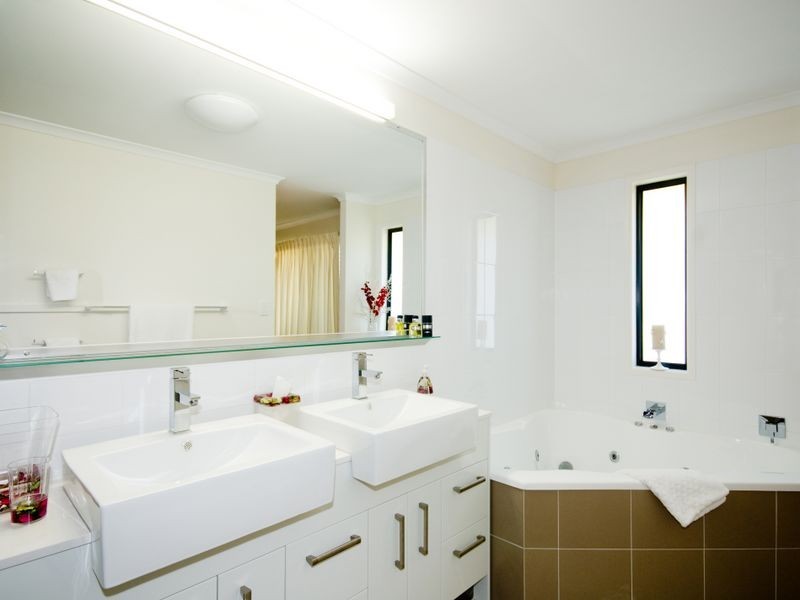 9 Laurel Street, Russell Island QLD 4184