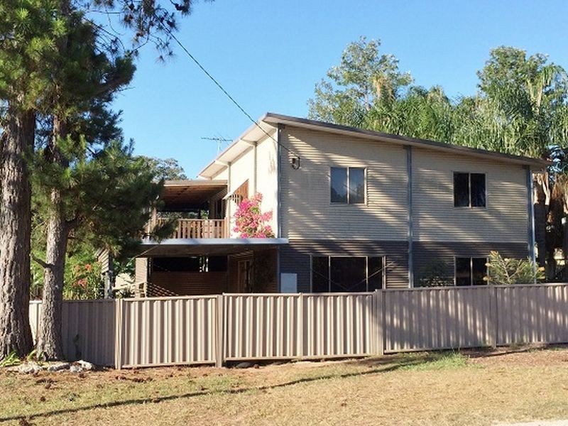 9 Reading St, Russell Island QLD 4184