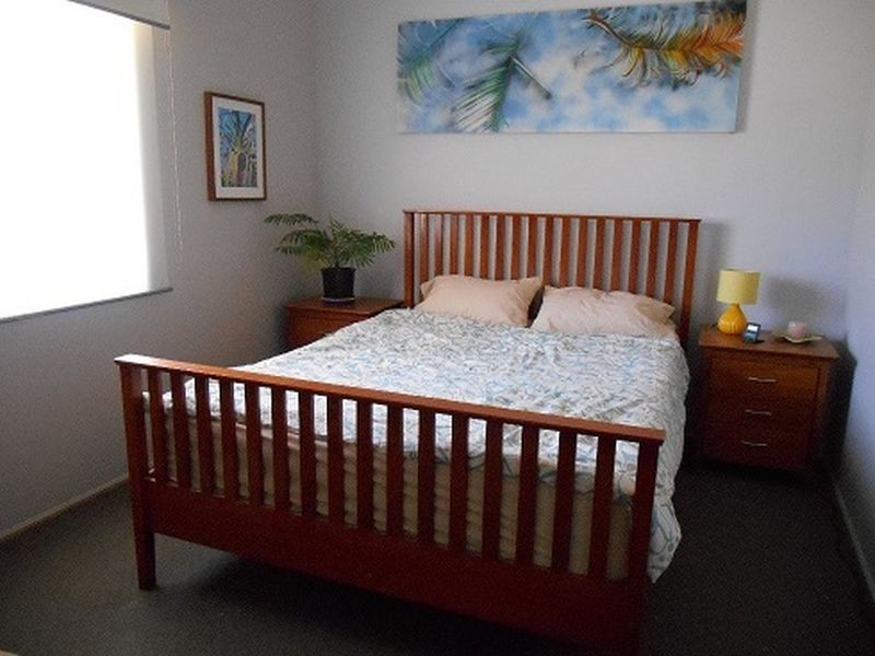 9 Reading St, Russell Island QLD 4184