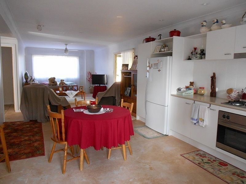 9 Reading St, Russell Island QLD 4184
