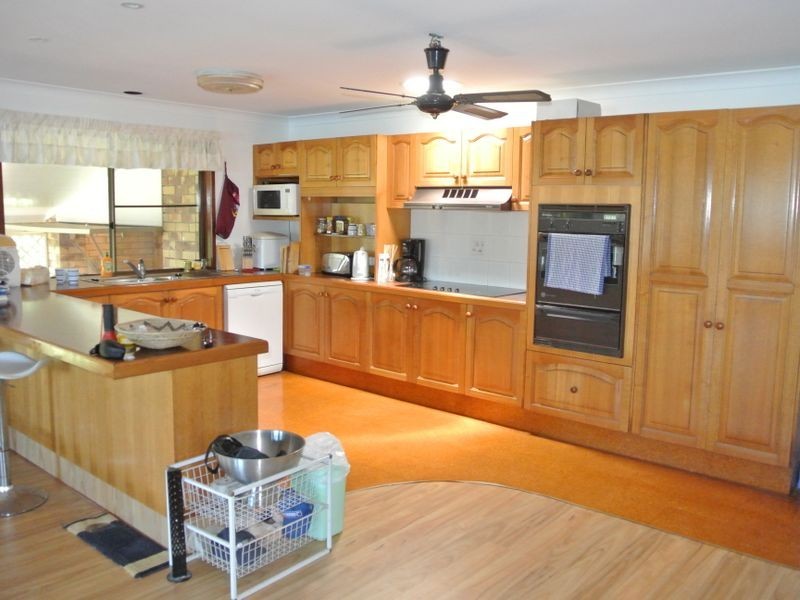 8 Browning St, Russell Island QLD 4184