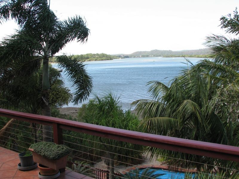 4 Schooner St, Russell Island QLD 4184