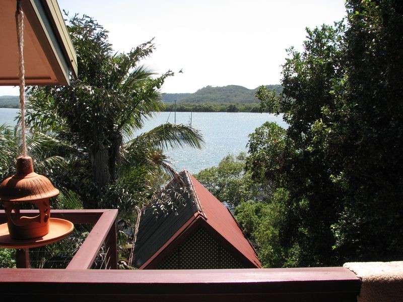 4 Schooner St, Russell Island QLD 4184