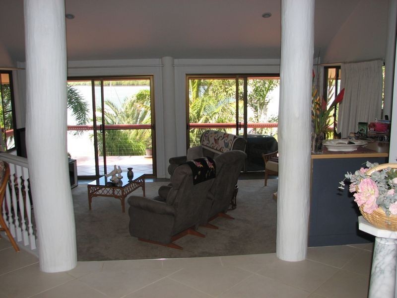 4 Schooner St, Russell Island QLD 4184