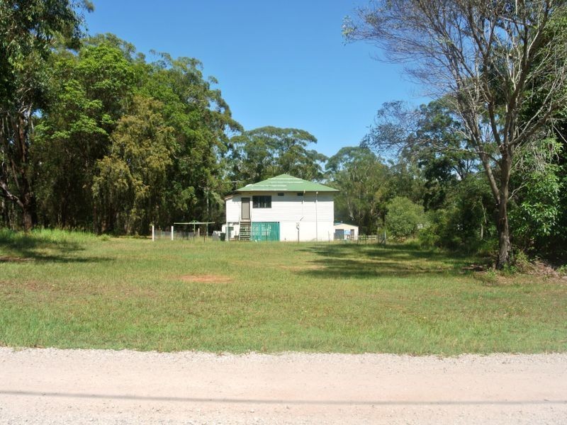 18 Taylor St, Russell Island QLD 4184