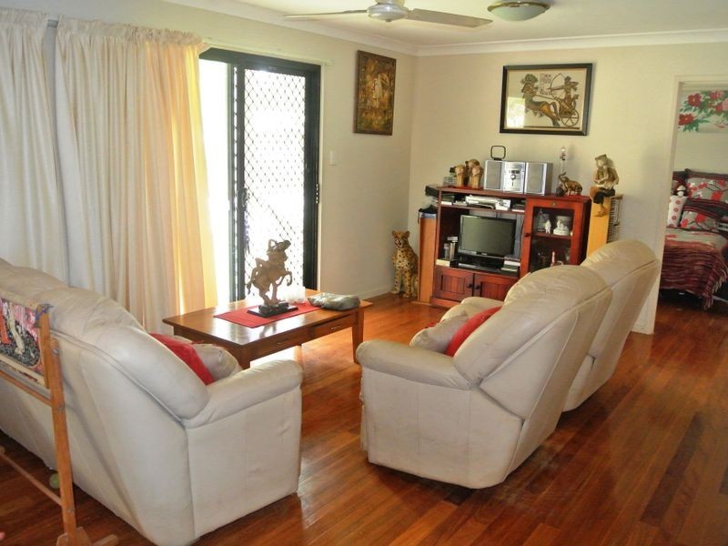 17 cook Ave, Russell Island QLD 4184