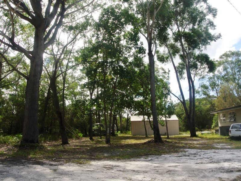 27 Grove Rd, Russell Island QLD 4184