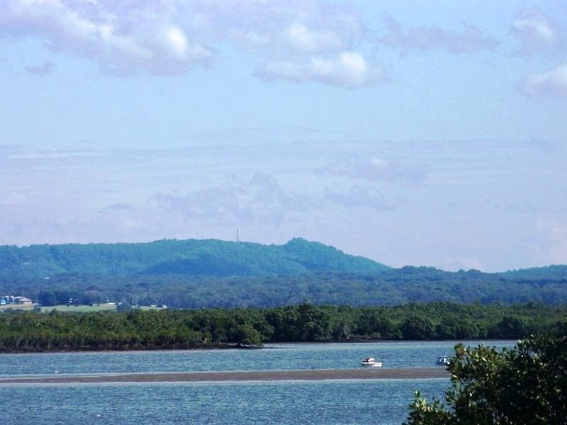 119 Palm Beach Rd, Russell Island QLD 4184