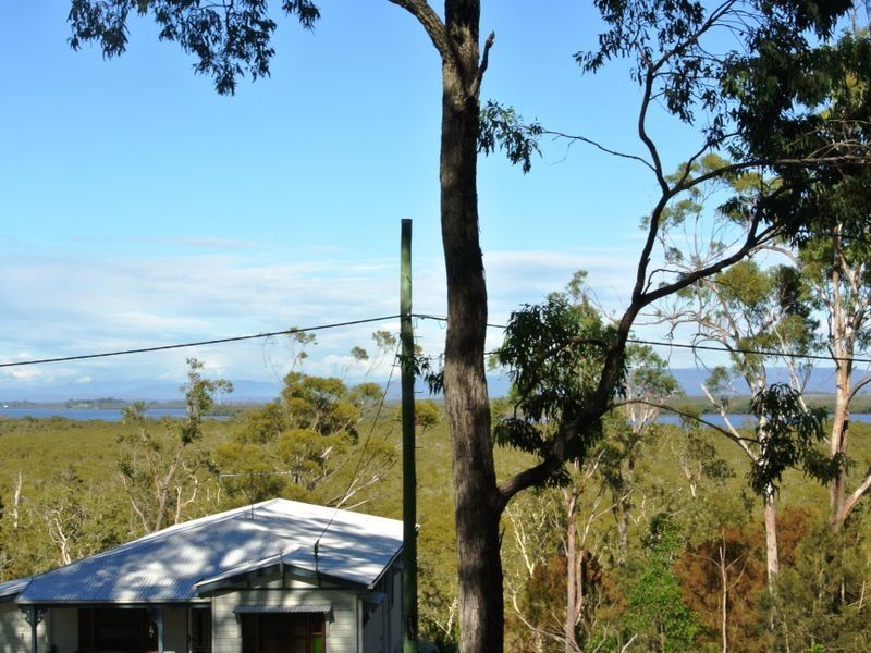 7 Boelgi St, Russell Island QLD 4184