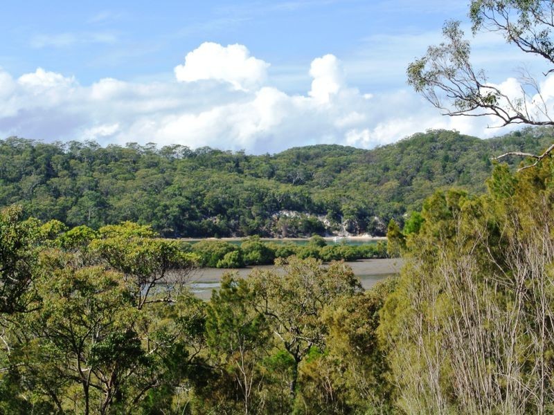 3 Leichhardt Tce, Russell Island QLD 4184