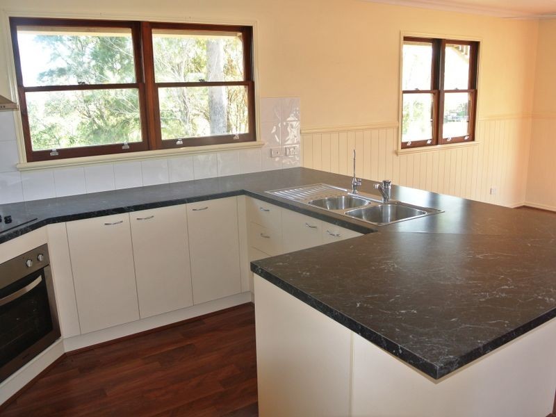 14 Tenanne St, Russell Island QLD 4184