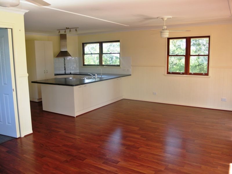 14 Tenanne St, Russell Island QLD 4184