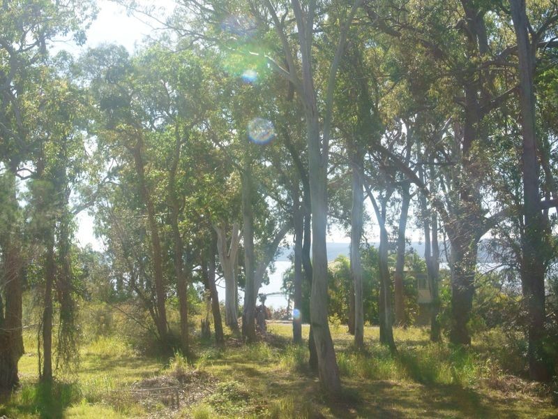 14 Tenanne St, Russell Island QLD 4184