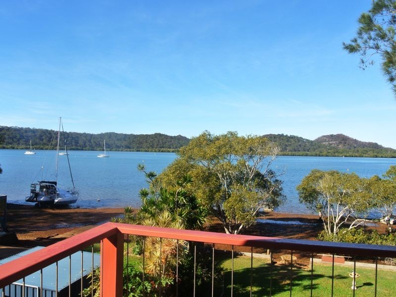 28 Emerson St, Russell Island QLD 4184