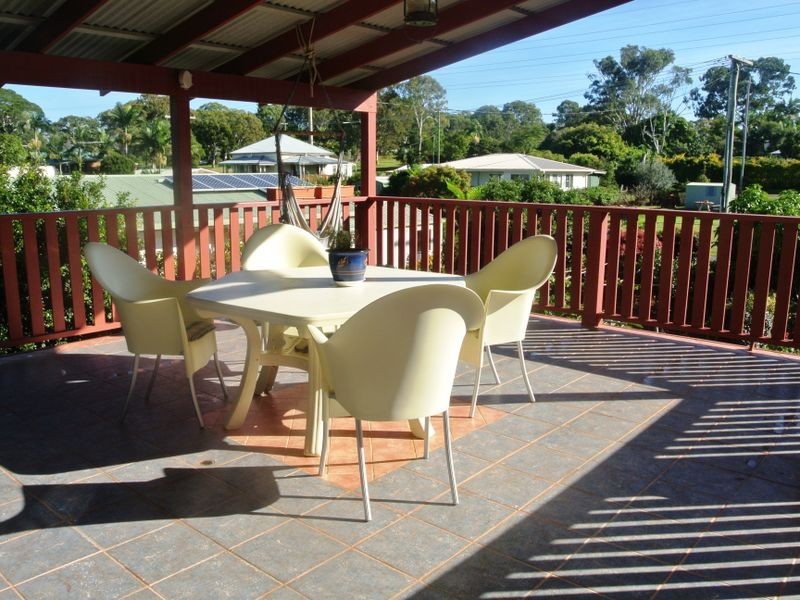 28 Emerson St, Russell Island QLD 4184