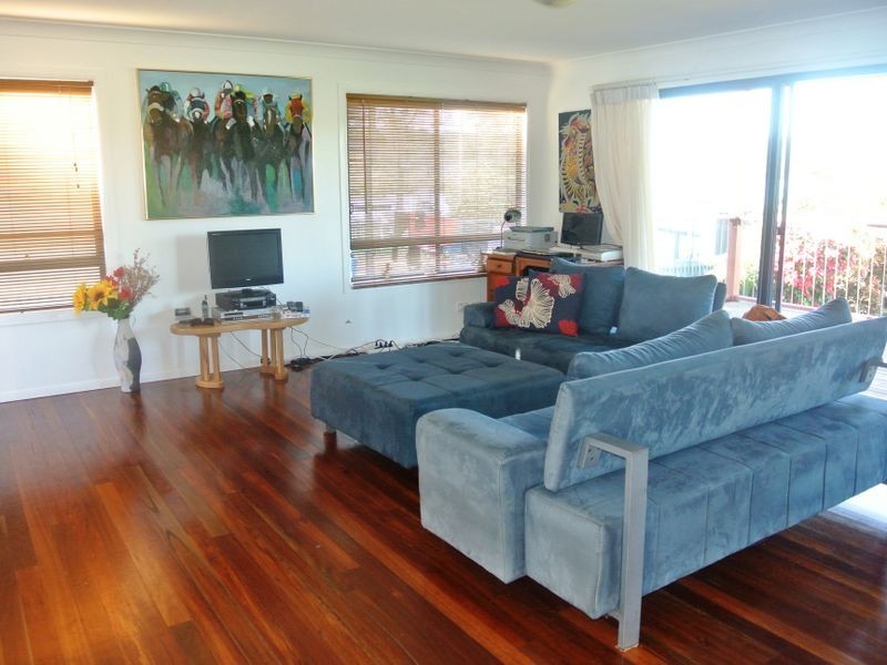 28 Emerson St, Russell Island QLD 4184