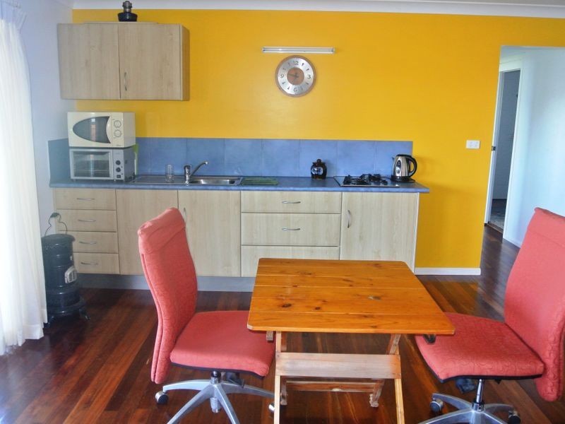 28 Emerson St, Russell Island QLD 4184