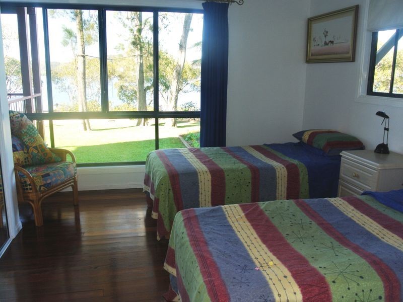 28 Emerson St, Russell Island QLD 4184