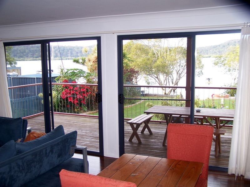 28 Emerson St, Russell Island QLD 4184