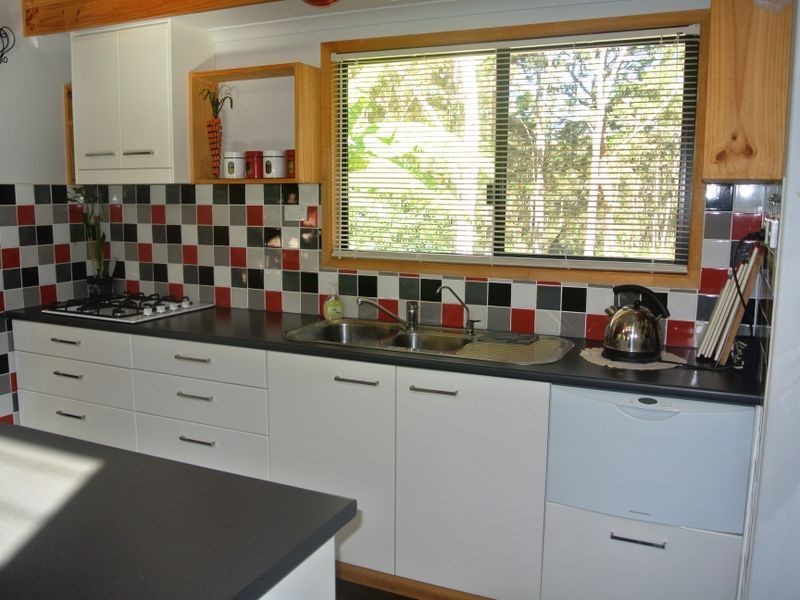 36 Taylor St, Russell Island QLD 4184