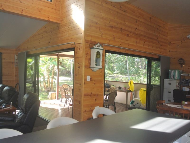 36 Taylor St, Russell Island QLD 4184