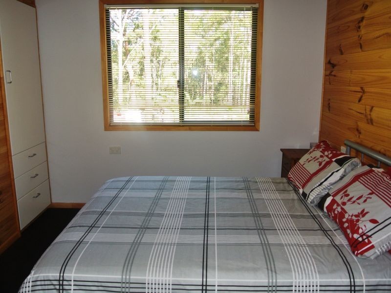 36 Taylor St, Russell Island QLD 4184