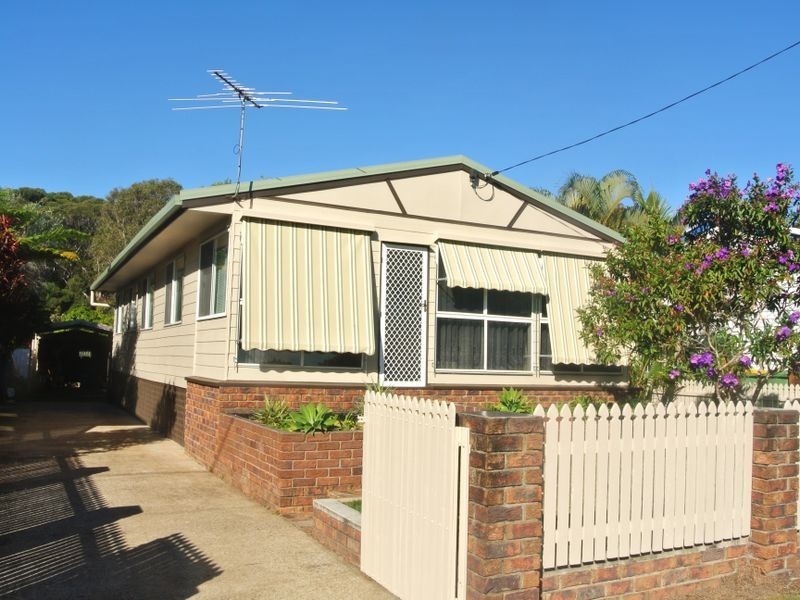 10 Beth St, Russell Island QLD 4184